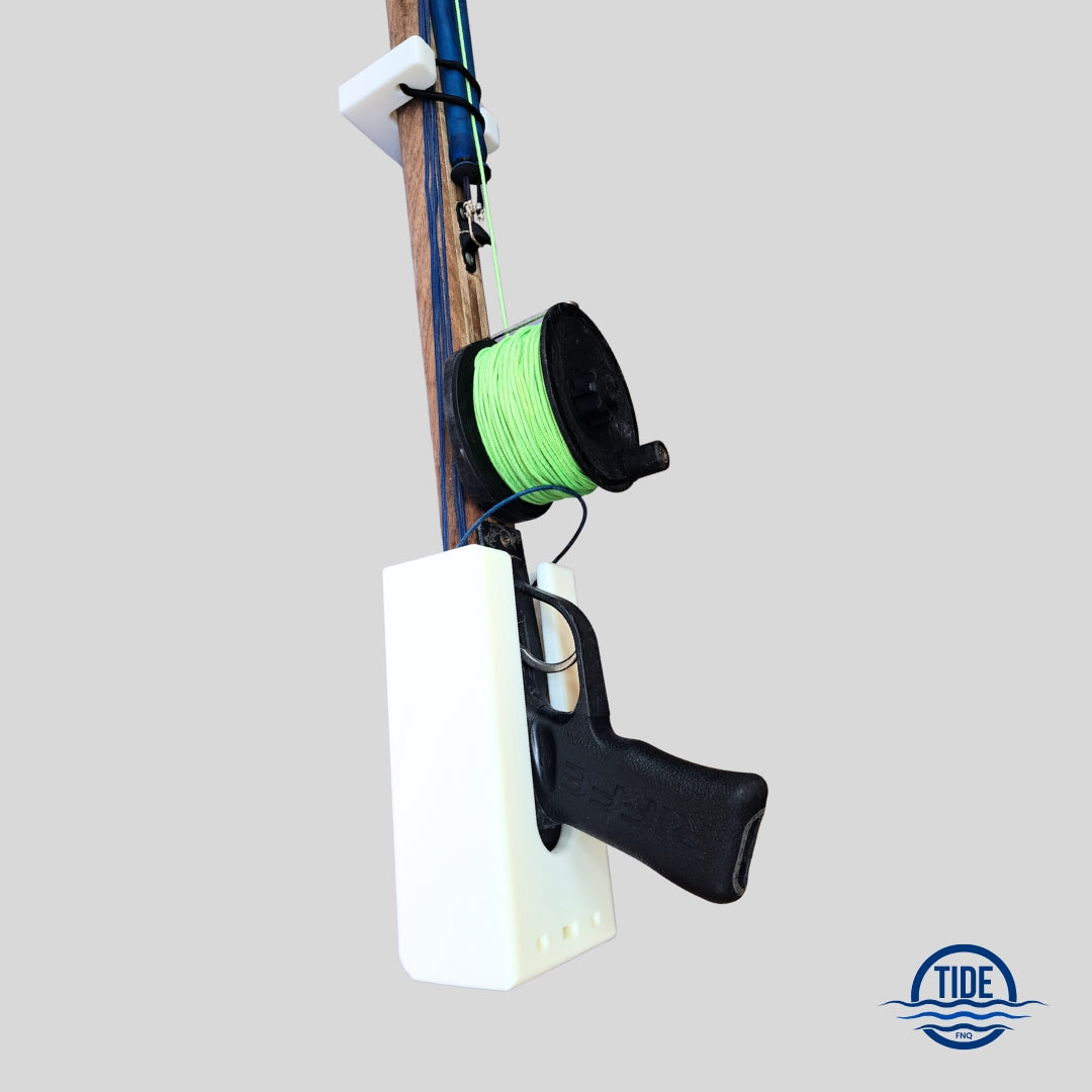 Single upright speargun rack with separate top gun support with easy grip carbon fibre bungee tabs. 