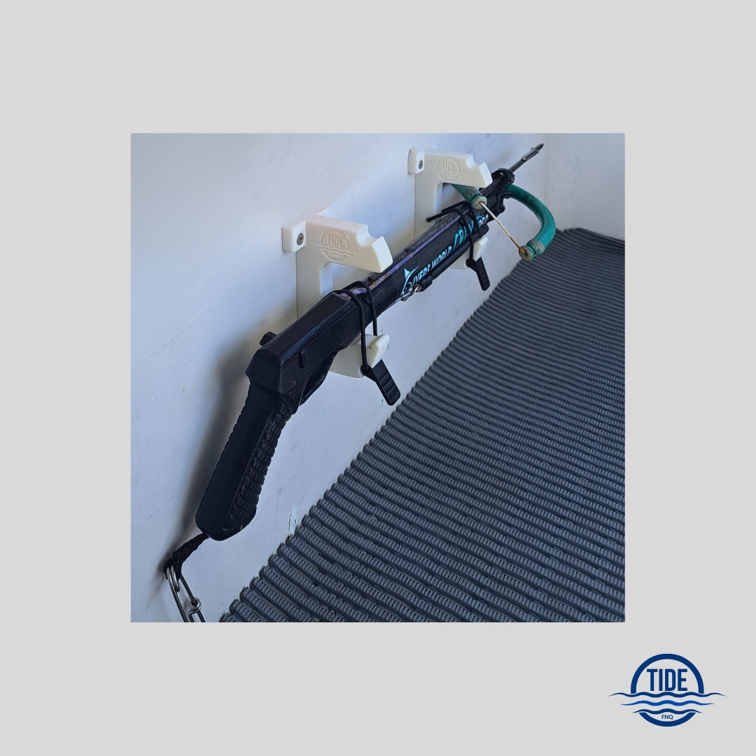 Single Gunnel Speargun Rack mounted on boat gunnel, holding a speargun securely